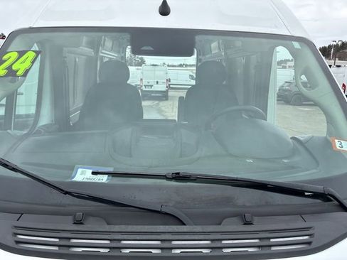 Used 2024 RAM ProMaster 2500 w/ Convenience Group image 19