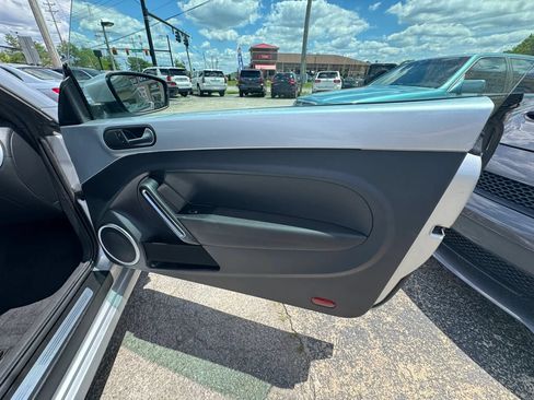 Used 2012 Volkswagen Beetle 2.5 FWD image 21