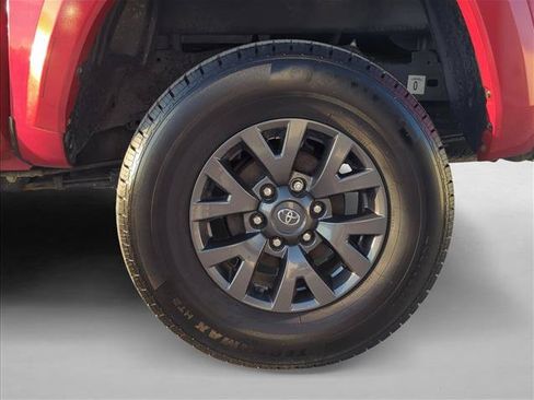 Used 2022 Toyota Tacoma SR5 RWD image 5