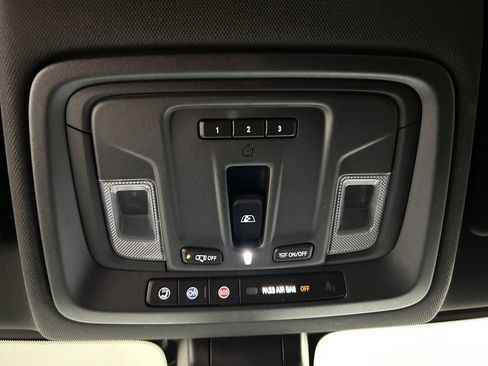 Used 2020 Chevrolet Silverado 3500 High Country w/ Technology Package image 29