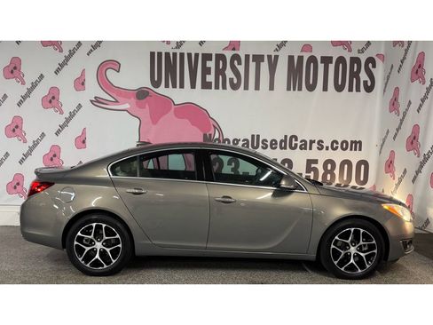 Used 2017 Buick Regal Sport Touring image 10