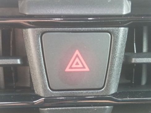 New 2025 Volkswagen Tiguan SE R-Line image 23