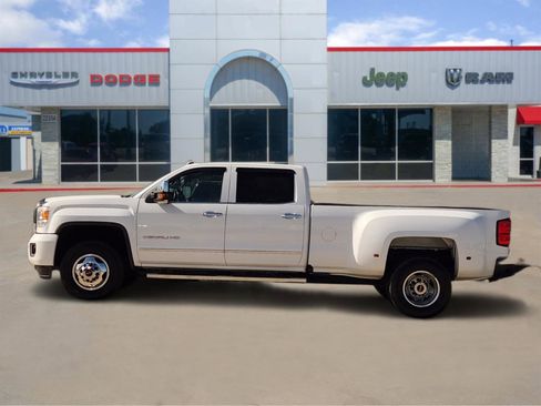 Used 2016 GMC Sierra 3500 Denali w/ Duramax Plus Package image 3