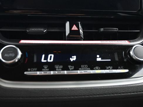 Used 2024 Toyota Corolla Cross LE image 19