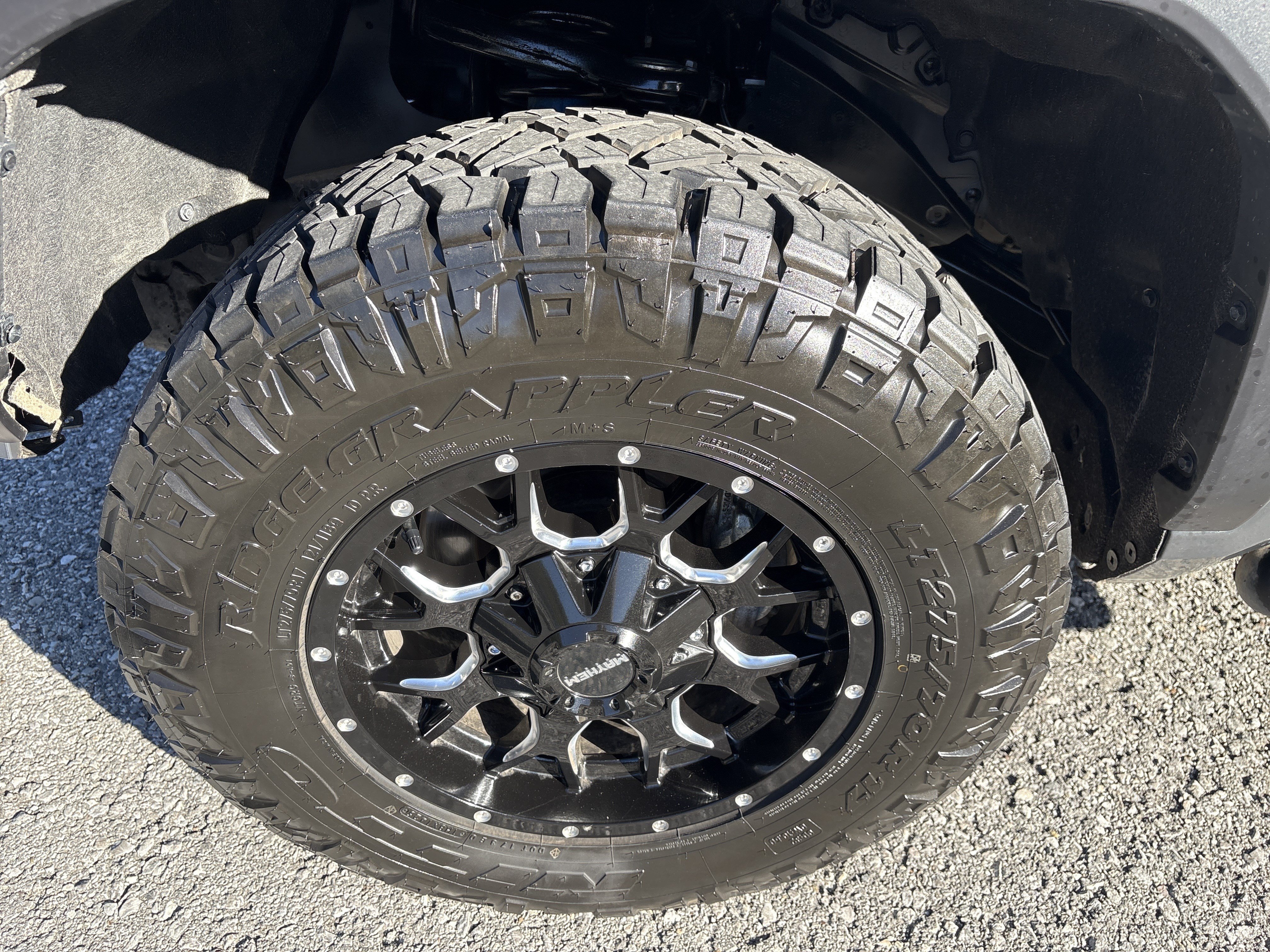 Used 2025 Toyota Tacoma TRD Off-Road w/ TRD Off Road Premium Package AWD/4WD image 11