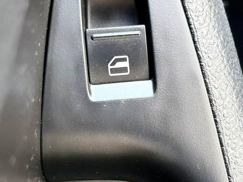 Used 2016 Volkswagen Jetta Sport FWD image 30