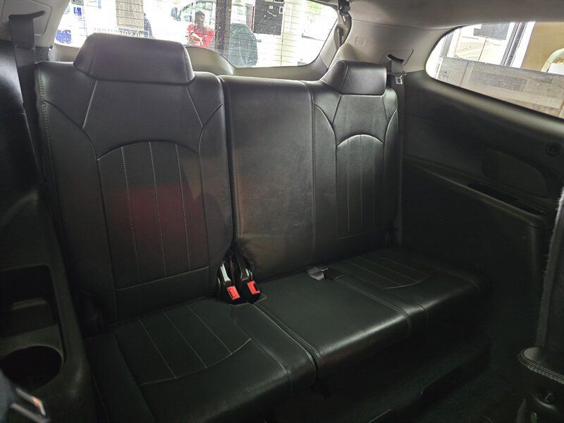Used 2017 Buick Enclave Leather AWD/4WD image 18