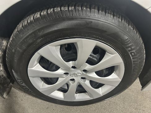 Used 2023 Toyota Corolla LE image 11