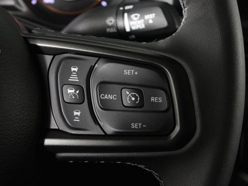 Used 2025 Jeep Gladiator Sport AWD/4WD image 24