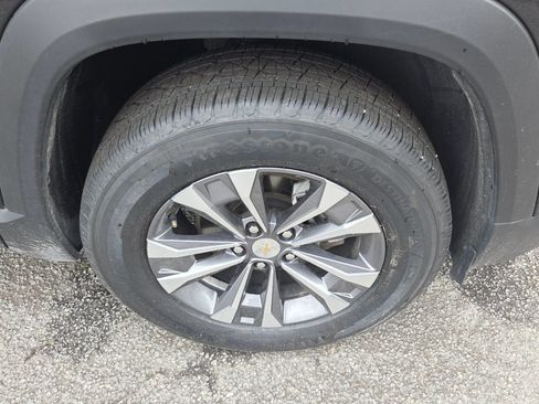 Used 2025 Chevrolet Equinox LT FWD image 4