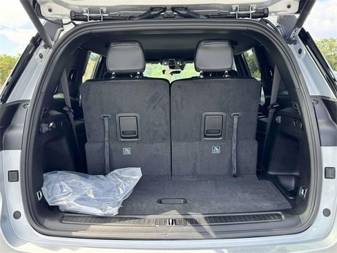 New 2025 Jeep Grand Cherokee L Laredo image 18