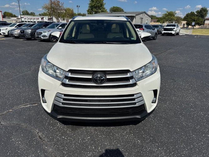 Used 2018 Toyota Highlander XLE FWD image 8