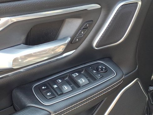 Used 2020 RAM 1500 Laramie AWD/4WD image 15