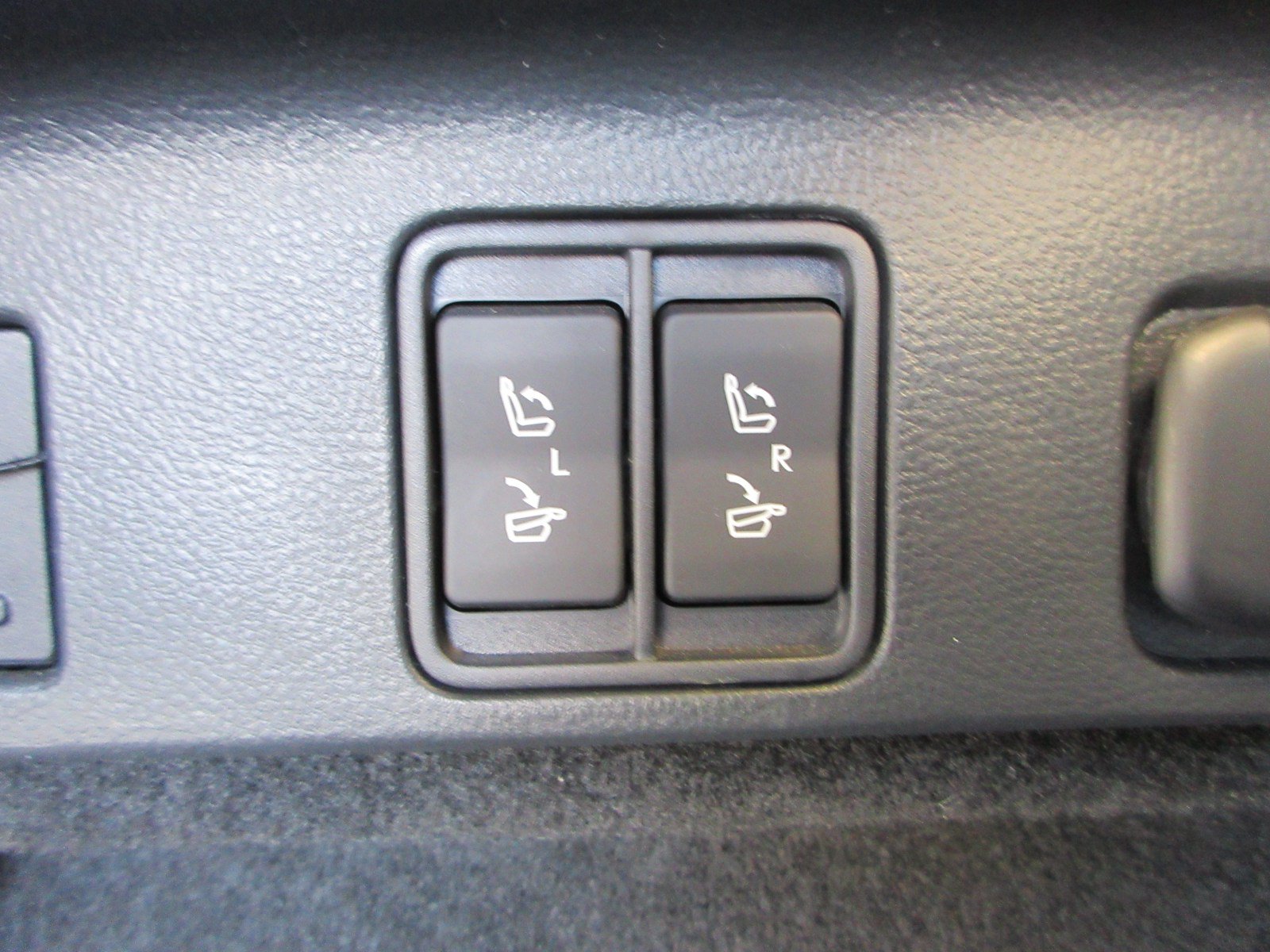 Used 2025 Lexus RX 350 w/ Convenience Package AWD/4WD image 57