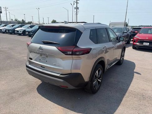Used 2021 Nissan Rogue SL AWD/4WD image 6