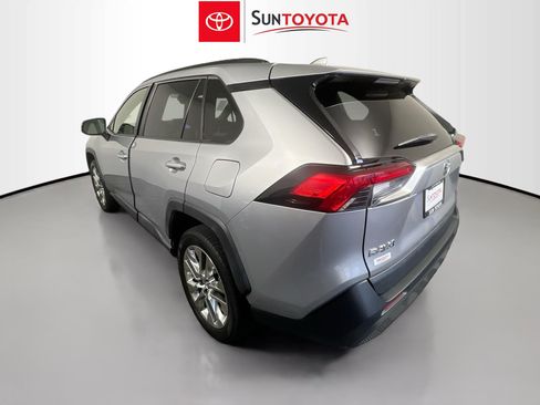 Used 2019 Toyota RAV4 Limited w/ Cold Weather Package FWD image 6