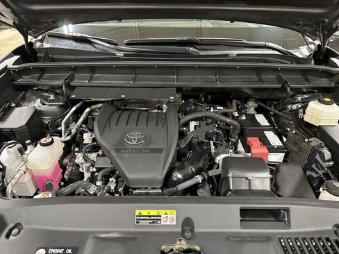 Used 2023 Toyota Highlander L image 24