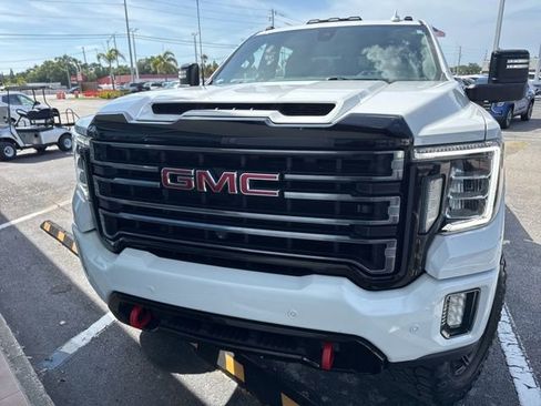 Used 2022 GMC Sierra 2500 AT4 w/ AT4 Preferred Package AWD/4WD image 4