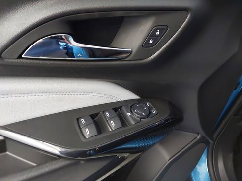 Used 2025 Chevrolet Trax LT w/ Driver Confidence Package image 26