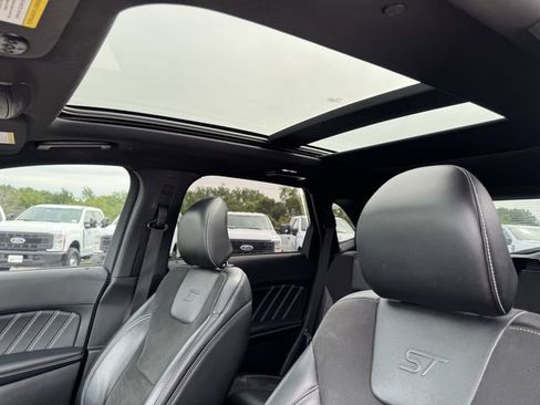 Used 2019 Ford Edge ST w/ Equipment Group 401A AWD/4WD image 30