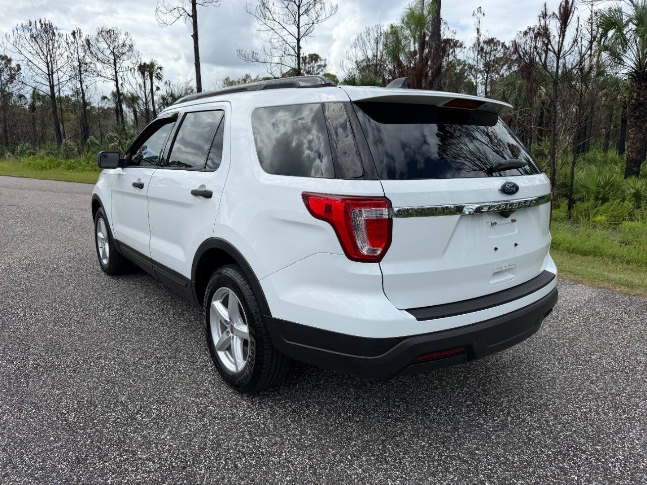 Used 2019 Ford Explorer FWD image 3