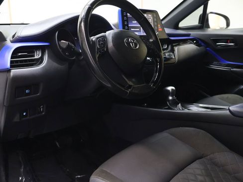 Used 2021 Toyota C-HR XLE FWD image 18