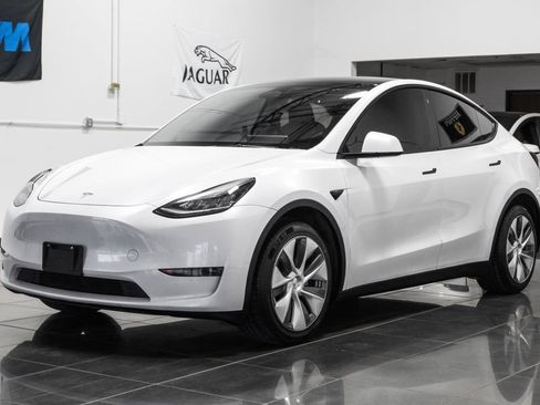 Used 2023 Tesla Model Y Long Range AWD/4WD image 6