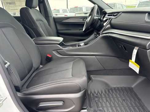 New 2026 Jeep Grand Cherokee L Laredo RWD image 20