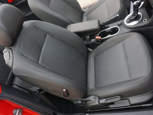 Used 2014 Volkswagen Beetle 2.5 image 15