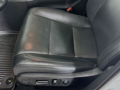 Used 2019 Toyota Highlander Limited Platinum image 13