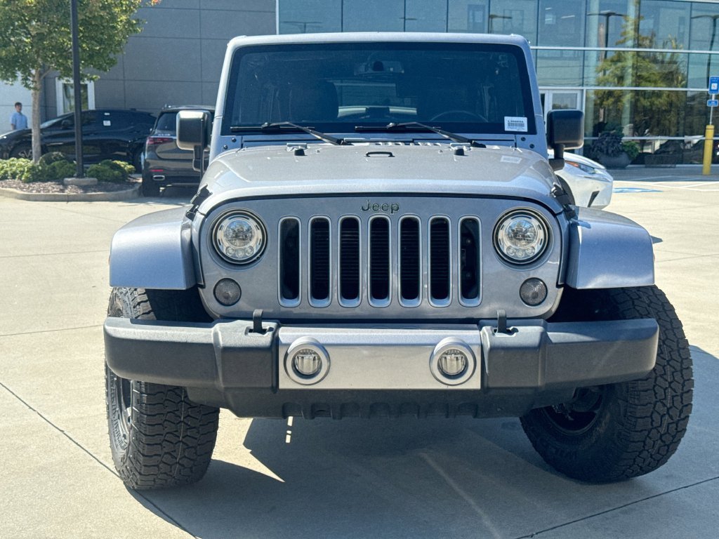 Used 2017 Jeep Wrangler Unlimited Sahara w/ Connectivity Group AWD/4WD image 4