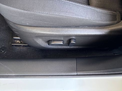 Used 2025 Nissan Altima 2.5 SV FWD image 21