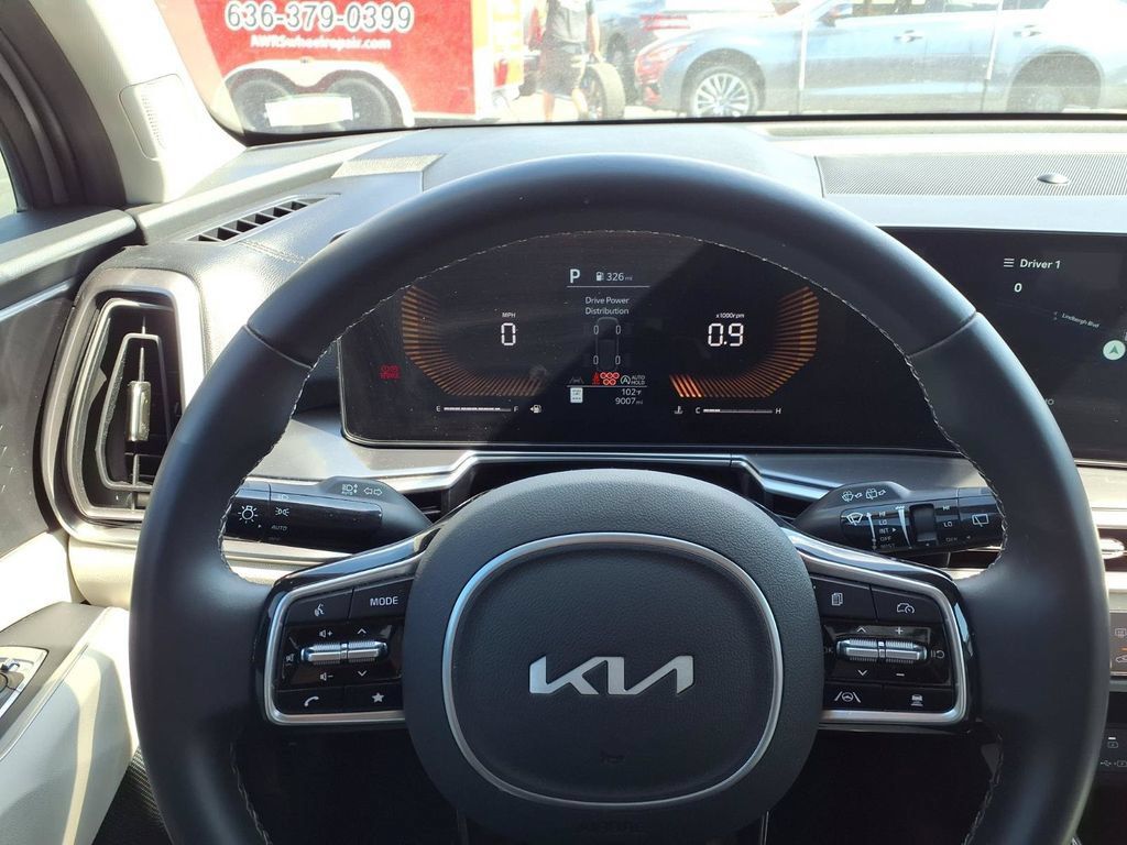 Used 2025 Kia Sorento S AWD/4WD image 14