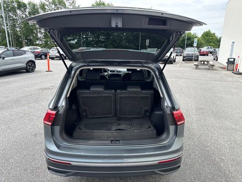 Used 2022 Volkswagen Tiguan SE FWD image 10