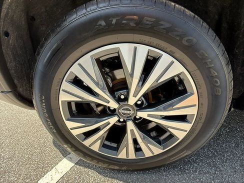 Used 2023 Nissan Rogue SV image 34