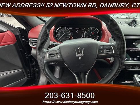 Used 2021 Maserati Levante AWD/4WD image 26