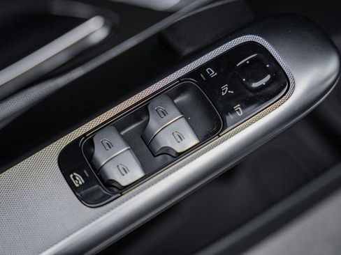 New 2026 Mercedes-Benz GLC 300 4MATIC image 36