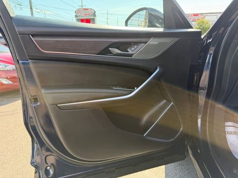 Used 2022 Jaguar F-PACE S image 9