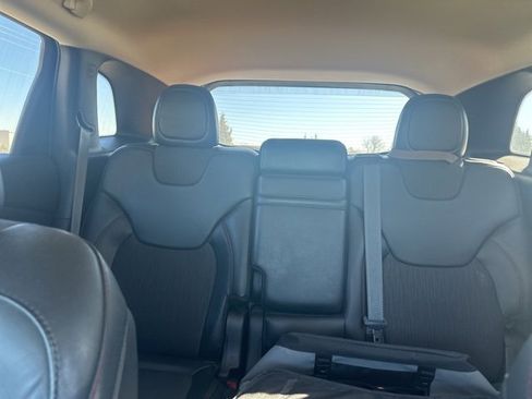 Used 2015 Jeep Cherokee Trailhawk w/ Cold Weather Group image 19