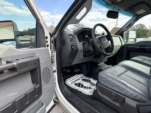 Used 2016 Ford F550 2WD Regular Cab Super Duty image 13