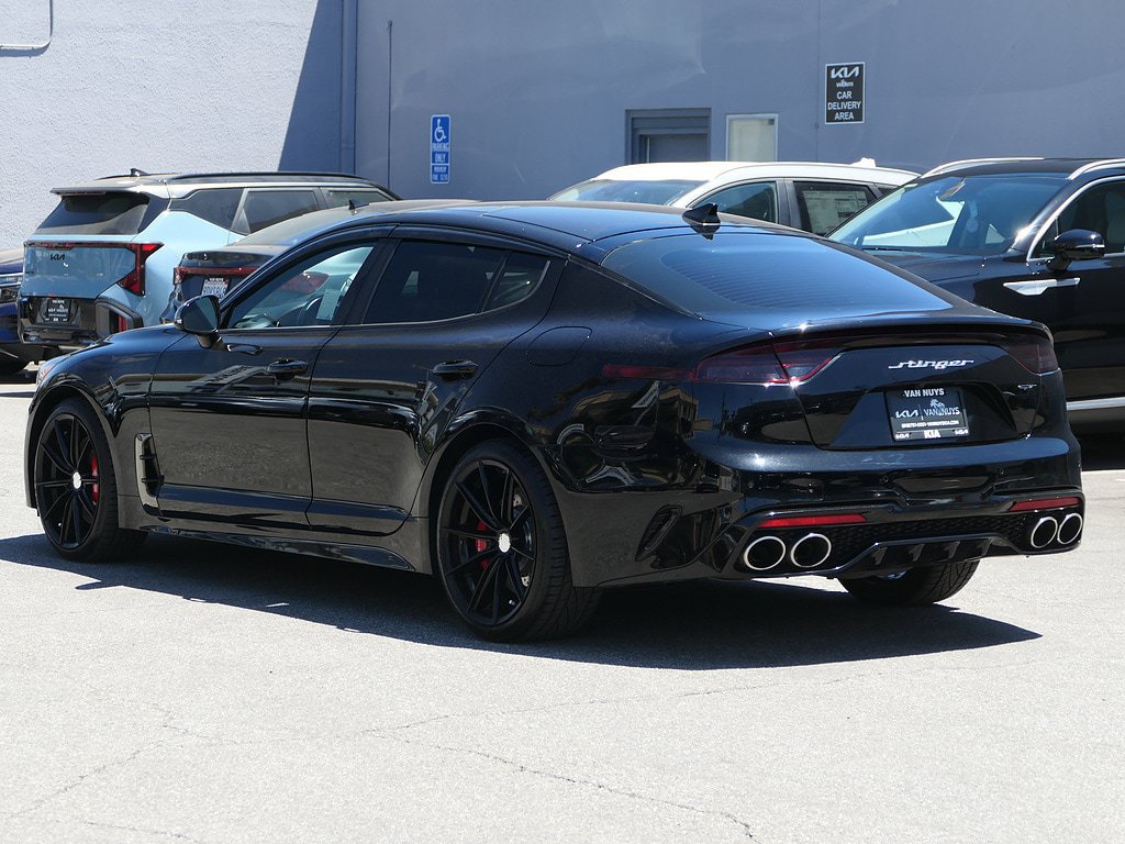 Used 2022 Kia Stinger GT1 w/ Red Interior Color Package RWD image 6