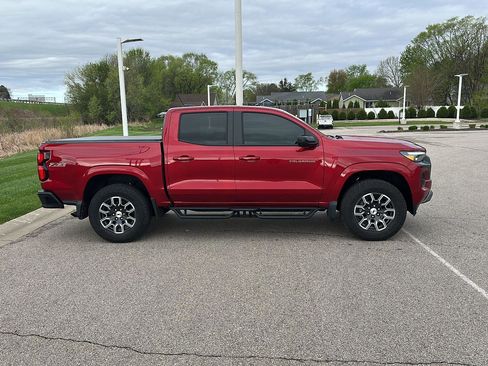 Used 2024 Chevrolet Colorado Z71 w/ Z71 Convenience Package 2 AWD/4WD image 2