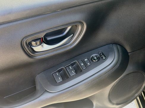 Certified 2023 Honda HR-V LX image 16