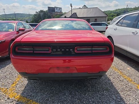 Used 2016 Dodge Challenger SXT RWD image 5