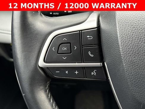 Used 2022 Toyota Highlander XLE image 25