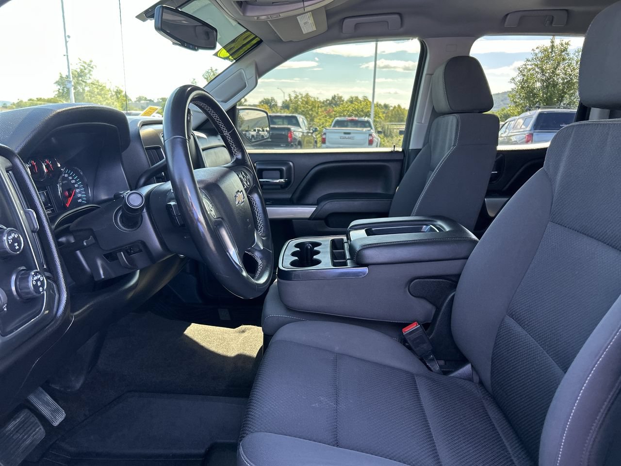 Used 2018 Chevrolet Silverado 1500 LT w/ All Star Edition AWD/4WD image 22