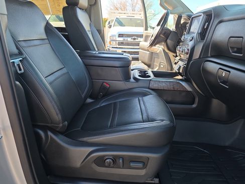 Used 2022 GMC Sierra 3500 Denali image 29