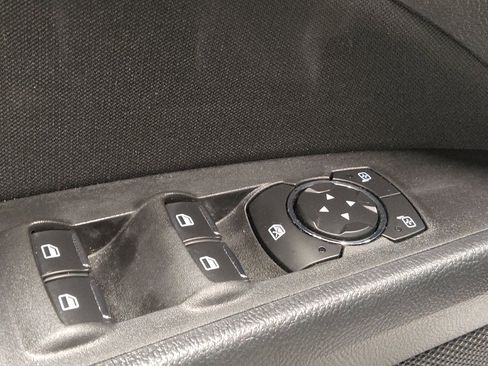 Used 2019 Ford Fusion SE FWD image 27
