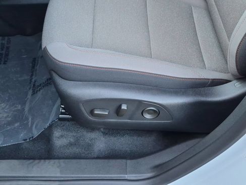 Used 2026 Chevrolet Traverse LT w/ Driver Confidence Package FWD image 22