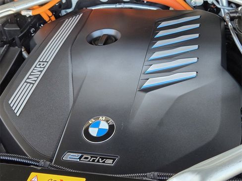 Used 2023 BMW X5 xDrive45e image 19